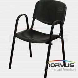 Silla de visita ISO con brazos de plástico negro