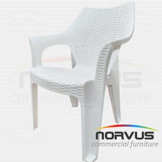 Silla de plástico con brazos Ratan blanco