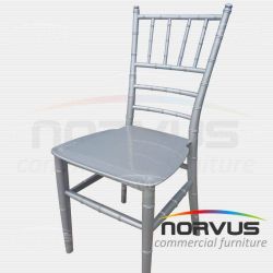 Silla Tifanny de plastico plata