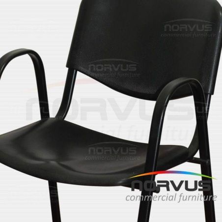 Silla de visita ISO con brazos de plastico negro